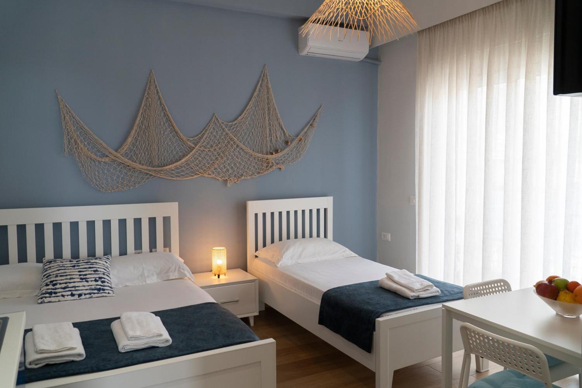Memories Apartments Sarande Bagian luar foto
