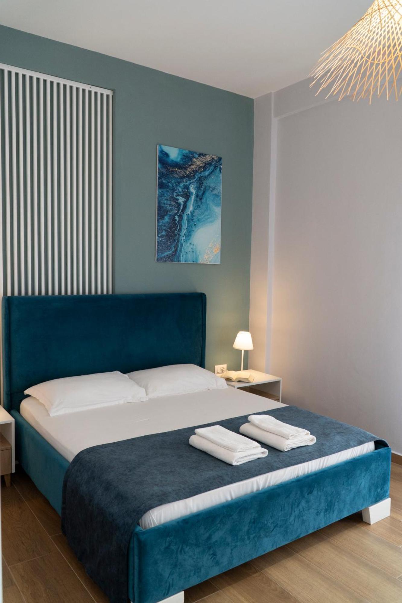 Memories Apartments Sarande Bagian luar foto