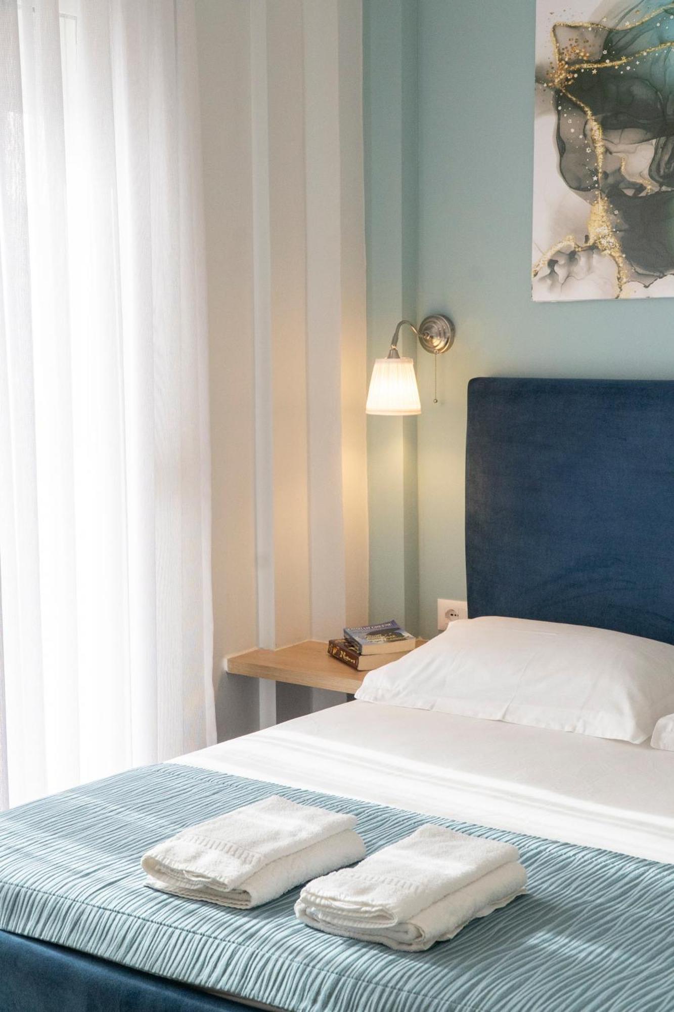 Memories Apartments Sarande Bagian luar foto