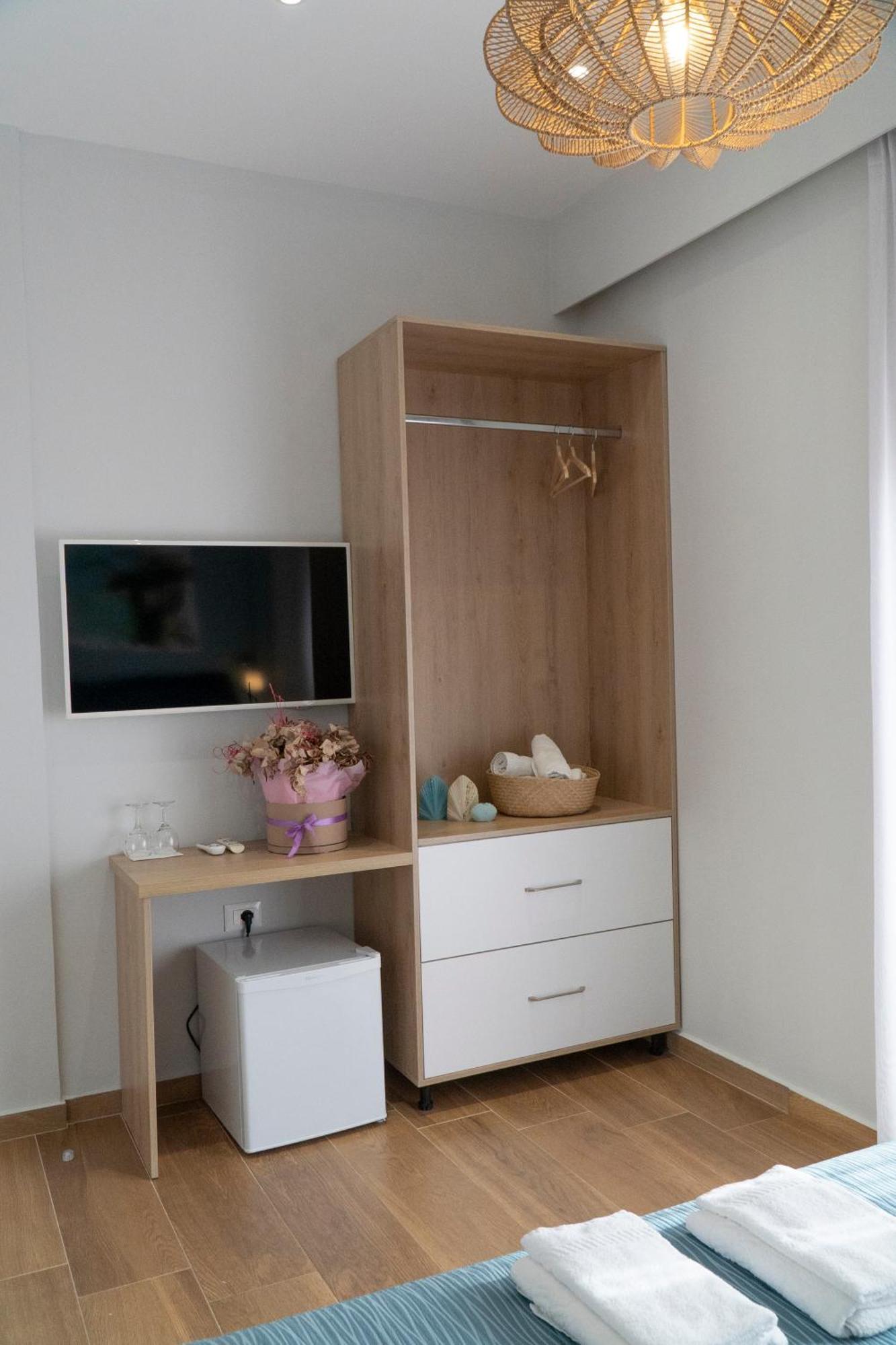 Memories Apartments Sarande Bagian luar foto